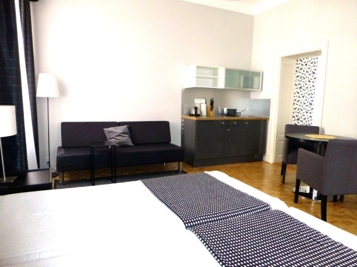 7 Rooms Mtp Poznań Buitenkant foto
