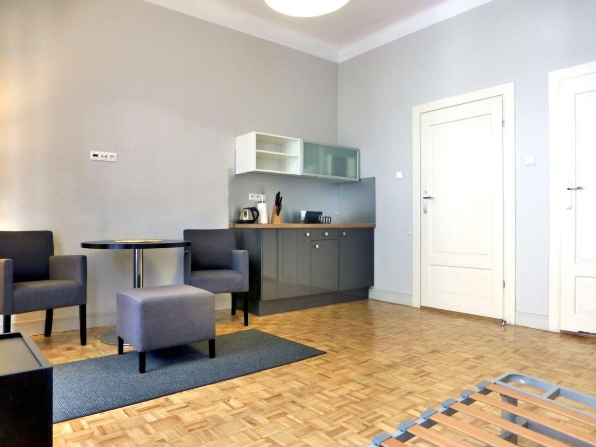 7 Rooms Mtp Poznań Buitenkant foto